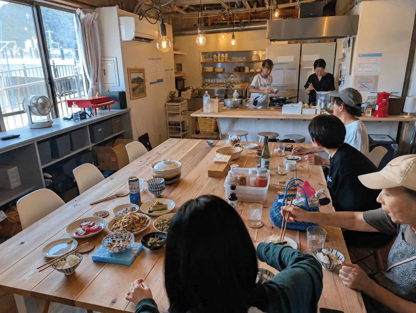 つくる人も、食べる人も。同じ空間で囲む、風まちの食卓。