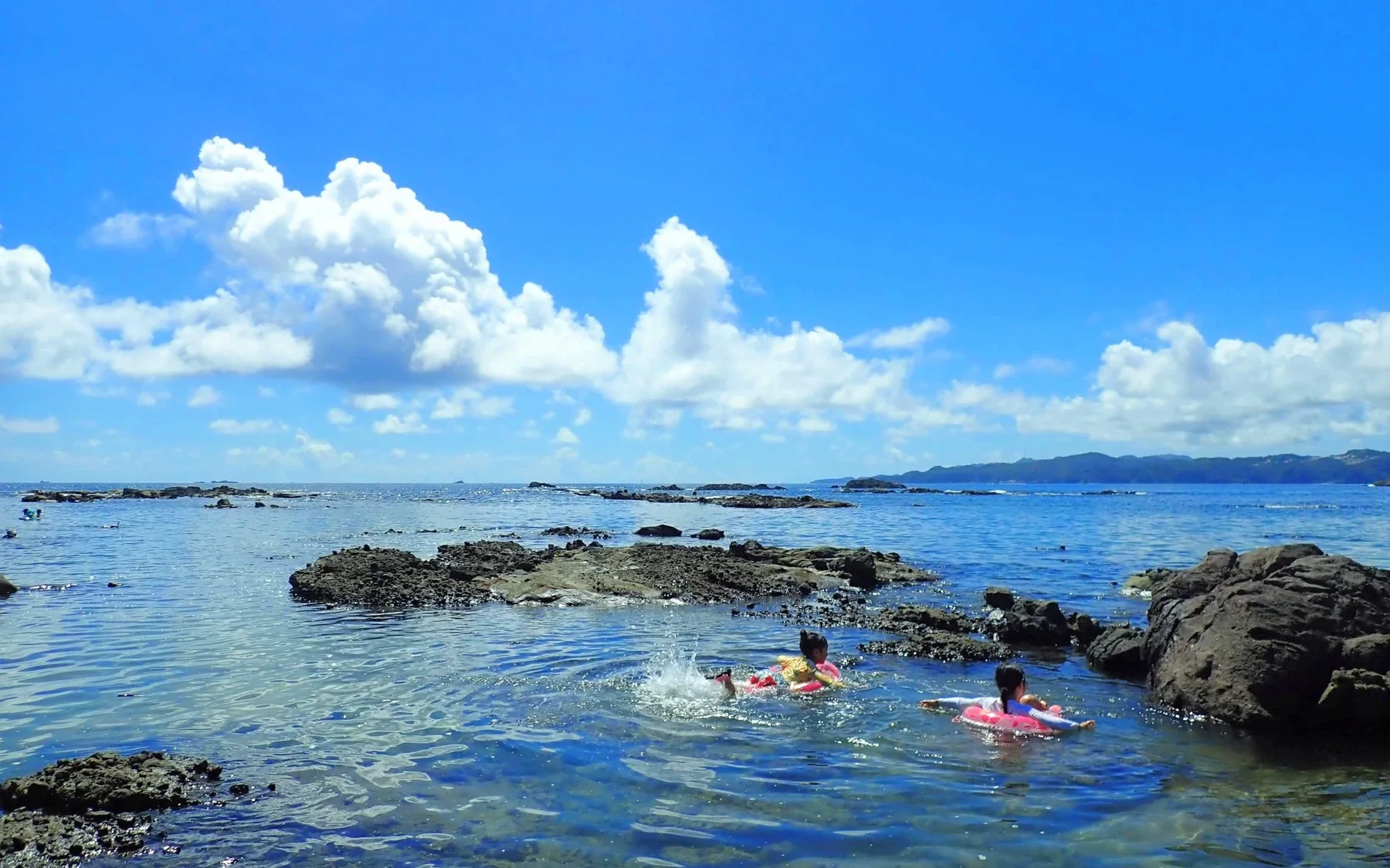 青い空と海。下田で楽しむ夏のひととき。